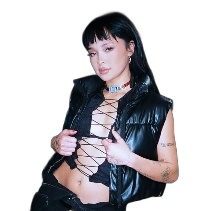 https://songwiz.nyc3.digitaloceanspaces.com/static/model/thumbnails/QueenieMaeVillaluz.webp