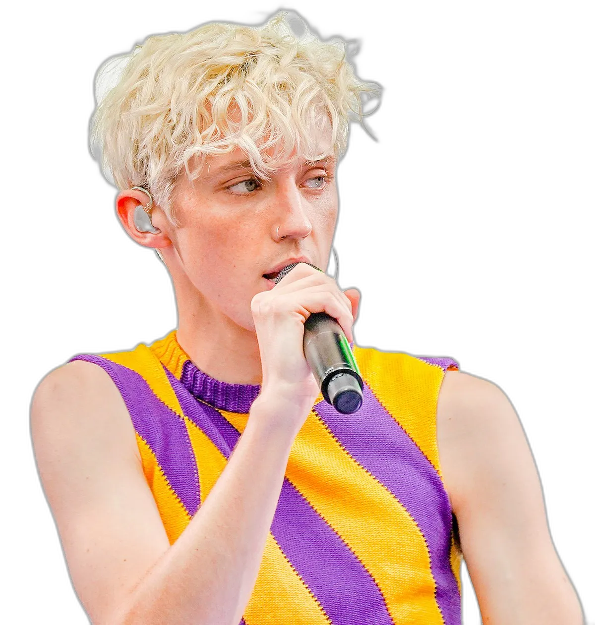 https://songwiz.nyc3.digitaloceanspaces.com/static/model/thumbnails/TroyeSivan.webp